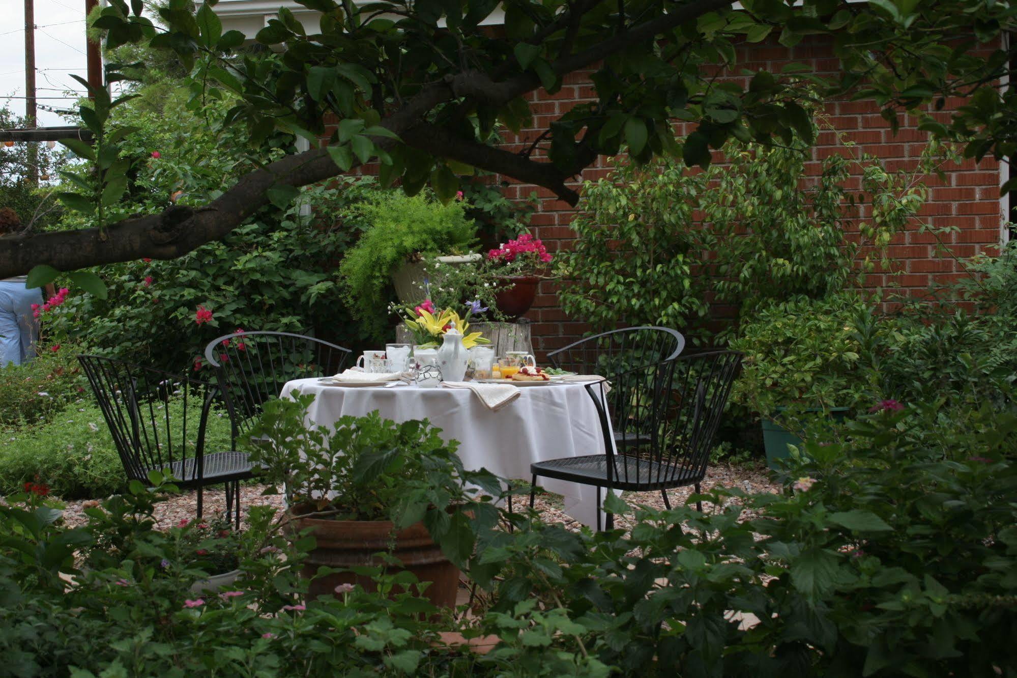 Mon Ami Bed And Breakfast Тусон Экстерьер фото